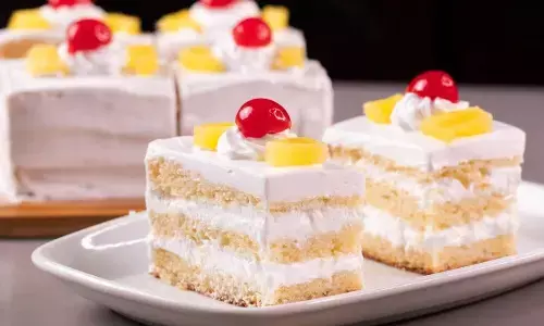 बाजार से क्रिसमस केक लाने की सोच रहे हैं तो रुकिए, अब कढ़ाई में भी बनेगी रुई जैसी सॉफ्ट पेस्ट्री