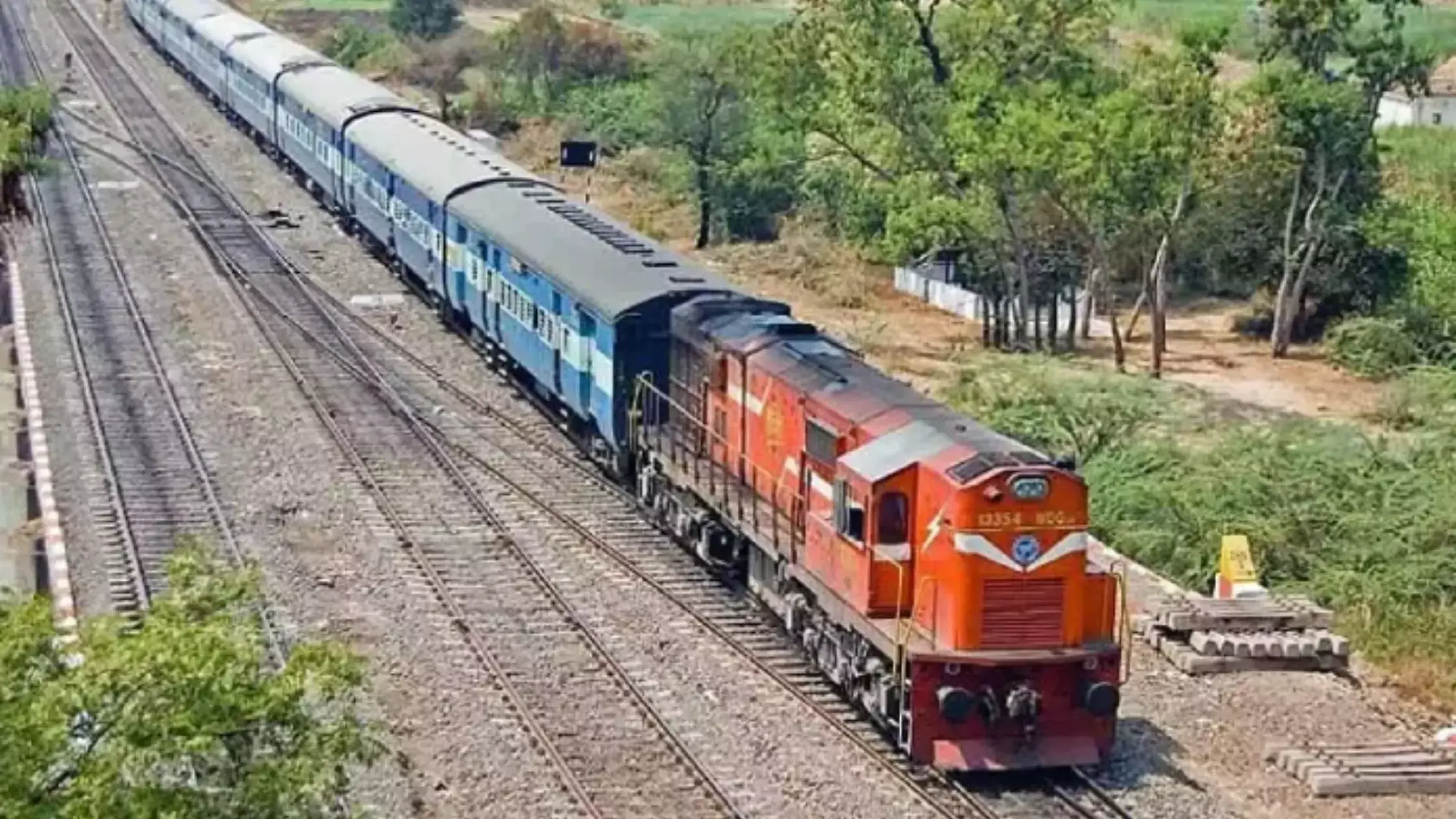 राष्ट्रीय मराठी संघ ने की निजामुद्दीन-पुणे एक्सप्रेस के समय सारणी में बदलाव की मांग