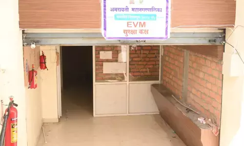 ईवीएम की सुरक्षा : दीवारें खड़ी कर सील की खिड़कियां, कड़ा पहरा