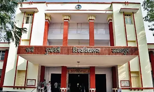 हॉकी खेलने से पहले खिलाड़ी बने फुटबॉल किट और किराया पाने के लिए भटकते रहे