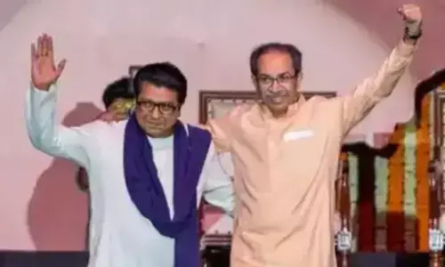 BMC चुनाव से पहले उद्धव और राज ठाकरे को लगा तगड़ा झटका, BJP में शामिल हुए पार्टी के कई कद्दावर नेता