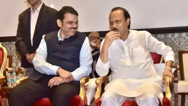 सीएम फडणवीस ने पूर्व मंत्री मुनगंटीवार को दी ताकत, अजित - शिंदे के स्टार प्रचारकों में विदर्भ को खास स्थान नहीं