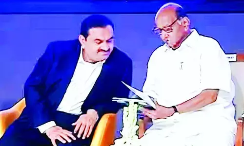 बारामती में एक मंच पर दिखेंगे शरद पवार और अदानी