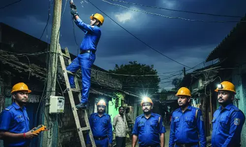 बिजली चोरों पर महावितरण की कार्रवाई