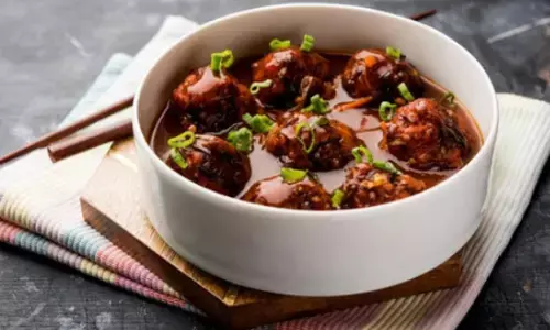 टेस्टी-चटपटा और स्ट्रीट फूड की दुनिया का राजा, ग्रेवी ऐसी कि खा कर मुंह से निकले वाह! गेस करिए कौन सी डिश?