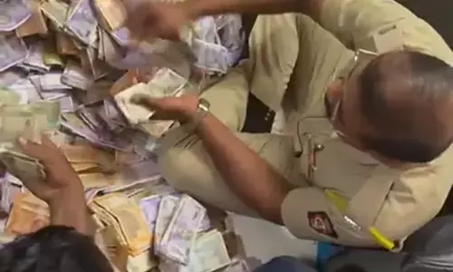 कोंढवा में करोड़ों रुपए की नकद बरामद, अवैध शराब पर छापे में मिले करोड़ों रुपए