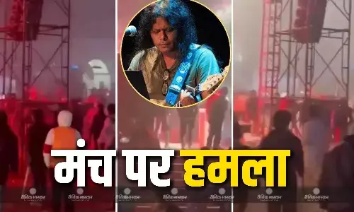 फरीदपुर में देश के सबसे बड़े रॉक स्टार जेम्स उर्फ नागर बाउल के कॉन्सर्ट पर इस्लामिस्ट भीड़ ने पत्थर और ईंटों से किया हमला