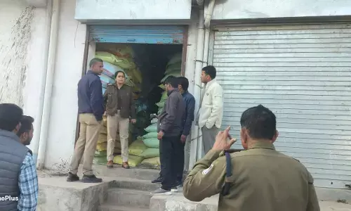 गुनौर में अवैध खाद कारोबार पर प्रशासन की सख्ती