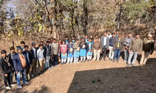 रैपुरा वन परिक्षेत्र में विद्यालय के छात्र-छात्राओं हेतु जंगल दर्शन बाघ से सरोकार कार्यक्रम आयोजित रैपुरा वन परिक्षेत्र में विद्यालय के छात्र-छात्राओं हेतु जंगल दर्शन बाघ से सरोकार कार्यक्रम आयोजित