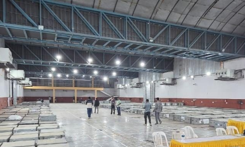 कड़े बंदोबस्त के बीच पिंपरी पहुंचीं ईवीएम मशीनें