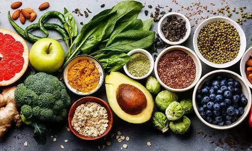 बाहर का खाना खाने की लग गई है लत? ईटिंग हैबिट सुधारना चाहते हैं तो आर्टिकल पर डालें एक नजर