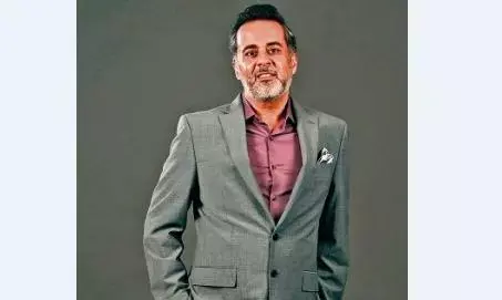 प्रेरणादायी विचारों से युवाओं में सकारात्मक ऊर्जा का संचार करेंगे मोटिवेशन स्पीकर चेतन भगत