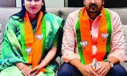 वडगांव शेरी से उच्च शिक्षित पति-पत्नी उतरे मैदान में वडगांव शेरी से उच्च शिक्षित पति-पत्नी उतरे मैदान में