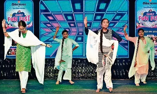 साइकिल पर जगलिंग से सबको बनाया दीवाना..पंजाबी और बॉलीवुड सॉन्ग ने झूमने पर किया मजबूर