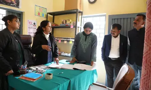 उपसचिव ने अजयगढ़ के आंगनबाड़ी व स्वास्थ्य केंद्रों का लिया जायजा
