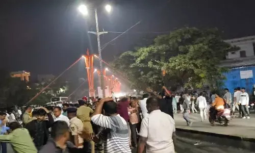 कांग्रेस-केआरपीपी विधायकों के समर्थकों के बीच हिंसक झड़प, 1 की मौत, बल्लारी में पोस्टर लगाने पर विवाद