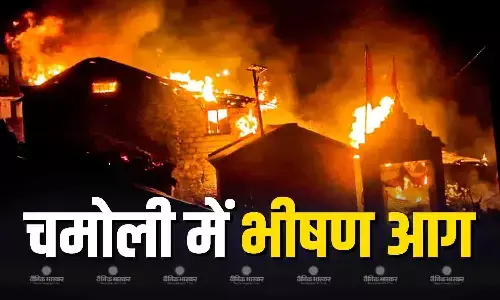 आर्मी कैंप में लगी तेज आग, हर तरफ मची अफरा-तफरी, फायर ब्रिगेड आग बुझाने की कोशिश में