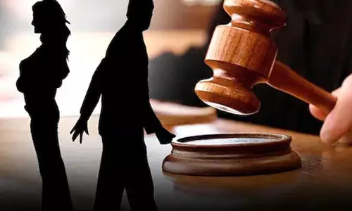 हाई कोर्ट ने पति-पत्नी के बीच 15 साल से चल रही कानूनी लड़ाई खत्म कराई