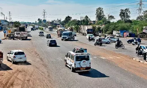सबसे बड़े ब्लैक स्पॉट खजरी-खिरिया चौराहे पर 15 जनवरी से बंंद कर दिया जाएगा ट्रैफिक सबसे बड़े ब्लैक स्पॉट खजरी-खिरिया चौराहे पर 15 जनवरी से बंंद कर दिया जाएगा ट्रैफिक
