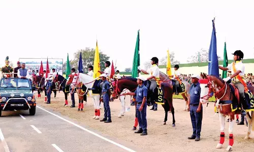 परेड में घुड़सवारों ने किया रोमांचित, भोसला मिलिटरी स्कूल का वार्षिक समारोह संपन्न