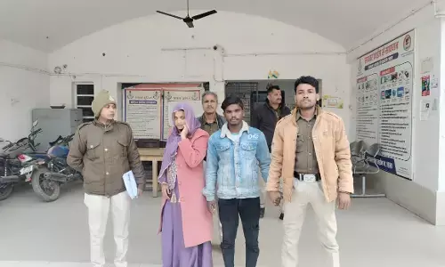 चोरी का इनामी आरोपी पकड़ाया, आभूषण खरीदने पर महिला भी गिरफ्तार चोरी का इनामी आरोपी पकड़ाया, आभूषण खरीदने पर महिला भी गिरफ्तार