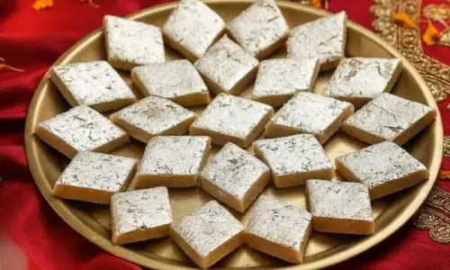 अब घर पर झटपट बनाएं बाजार वाली महंगी मिठाई, बार-बार के खर्च से पाएं छुट्टी