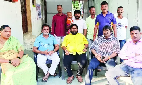 500-1000 रुपए के लिए मूलभूत अधिकार बेचना बंद करें