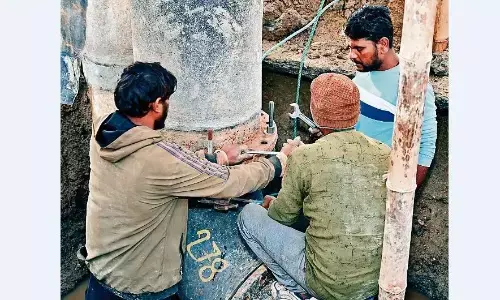 घमापुर में नाले से गुजर रही पाइप लाइन, लीकेज के जरिए गंदा पानी घरों तक पहुंच रहा