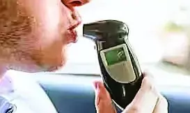 एयरफोर्स कर्मी ने पुलिस से की धक्का-मुक्की एयरफोर्स कर्मी ने पुलिस से की धक्का-मुक्की