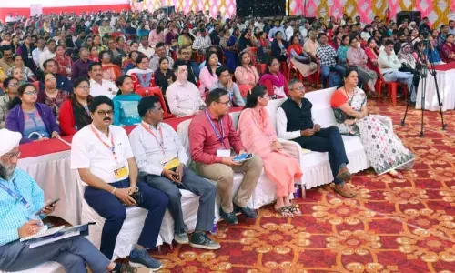 मतगणना हेतु नियुक्त अधिकारियों एवं कर्मचारियों का द्वितीय प्रशिक्षण संपन्न मतगणना हेतु नियुक्त अधिकारियों एवं कर्मचारियों का द्वितीय प्रशिक्षण संपन्न