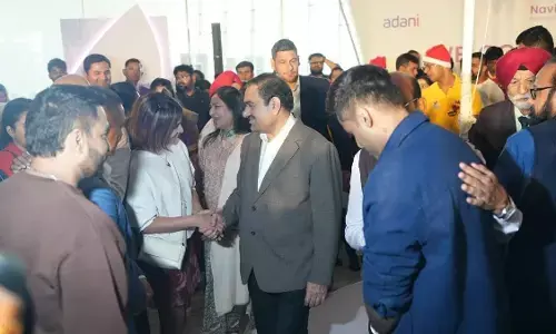 नवी मुंबई एयरपोर्ट पर गर्मजोशी भरे स्वागत ने ऑनलाइन शुरू की “पीपल-फर्स्ट” बातचीत