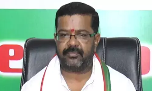 झूठे वादे करने के लिए लोकसभा में विपक्ष के... BRS नेता ने राहुल गांधी पर साधा निशाना, कांग्रेस विधायक ने किया पलटवार