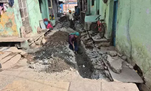 रतलाम में भी सिवरेज का पानी पीने से लोग हुए बीमार हुए, उल्टी-दस्त के बाद इलाज के लिए भर्ती रतलाम में भी सिवरेज का पानी पीने से लोग हुए बीमार हुए, उल्टी-दस्त के बाद इलाज के लिए भर्ती