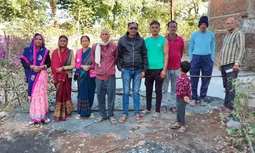 नपा ने नहीं सुनी, तो लोगों ने चंदा कर बना लिया चेंबर