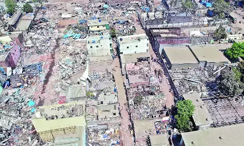 तोड़ू कार्रवाई के बाद उद्योगनगरी के उद्योग संकट में तोड़ू कार्रवाई के बाद उद्योगनगरी के उद्योग संकट में