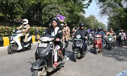 मतदाता जनजागृति के लिए बाइक रैली, कम मतदान वाले क्षेत्रों में जागरूकता का प्रयास