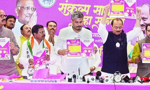 रोज पानी, गड्‌ढामुक्त सड़कें, मुफ्त सफर और हाईटेक स्वास्थ्य सेवाओं का किया वादा