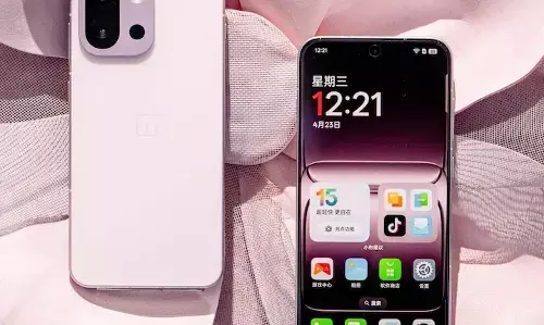 OnePlus 15T के कलर, रैम, स्टोरेज वेरिएंट ऑनलाइन लीक हुआ, Snapdragon 8 Elite Gen 5 SoC के साथ लॉन्च हो सकता है