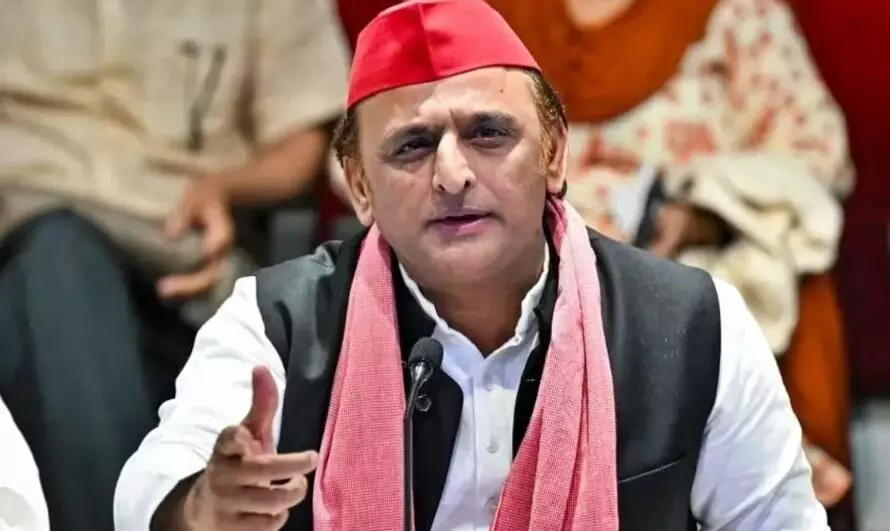 संभल के CO रहे अनुज चौधरी पर दर्ज होगा मामला! अखिलेश यादव ने दी प्रतिक्रिया, कहा - 'ये पक्षपाती पुलिसकर्मी...'