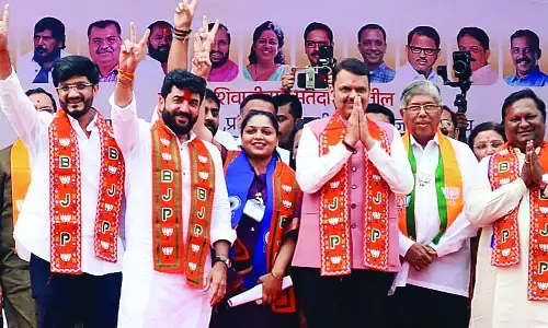 गलियों का चुनाव समझकर कुछ लोग कर रहे हैं मनमाने वादे