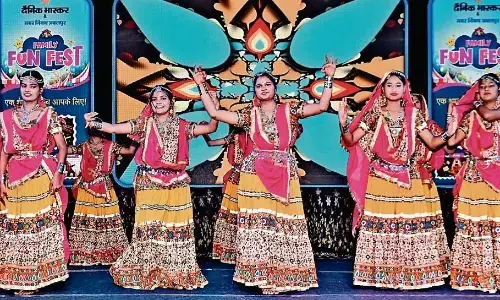 दाे दिलाें की यह प्रेम कहानी..नृत्य प्रस्तुति पर झूमे सभी, राजस्थानी फाेक का चला जादू