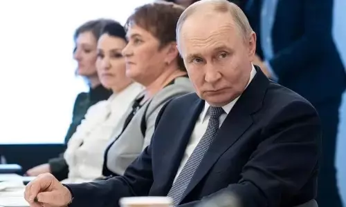 मास्को स्थित ब्रिटिश दूतावास पर रूस ने की कड़ी कार्रवाई, जासूसी के आरोप में अधिकारी को देश छोड़ने के जारी किए आदेश