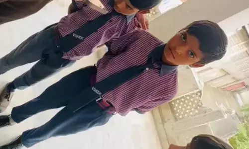 टीचर ने पकड़ी बच्चों की इंस्टा आईडी, नाम पढ़कर उड़ गए होश, लोगों को भी आई जमकर मजा, वीडियो हो रहा वायरल