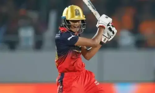 वीमेंस प्रीमियर लीग में RCB ने लगाया जीत का पंजा, गुजरात जायंट्स को 61 रन से रौंदा