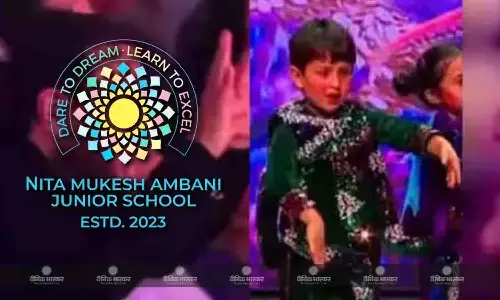 जेह के एनुअल फंक्शन में किया परफॉर्म, करीना ने किया फ्लाइंग किस, सैफ ने किया चियर, वीडियो वायरल