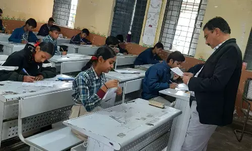 शिक्षा की गुणवत्ता सुनिश्चित करने हेतु जिला शिक्षा अधिकारी द्वारा विद्यालयों का सतत निरीक्षण