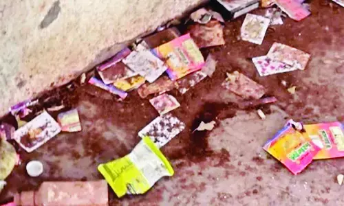 हड़पसर में स्कूल की इमारत बनी नशेड़ियों का अड्डा हड़पसर में स्कूल की इमारत बनी नशेड़ियों का अड्डा