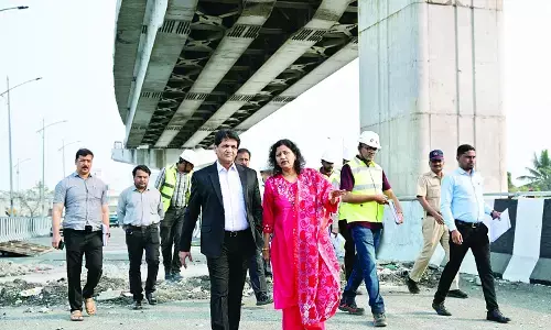 पुणे में यातायात की भीड़ कम करने के लिए डबल डेकर पुल और मेट्रो परियोजनाओं में तेजी