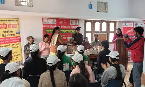 पन्ना में राहवीर योजना और यातायात नियमों के प्रति किया जागरूक