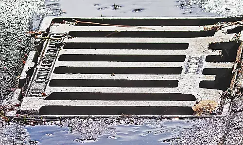 स्टॉर्म ड्रेन लाइन , ढक्कनों की गुणवत्ता जांचने क्या व्यवस्था?